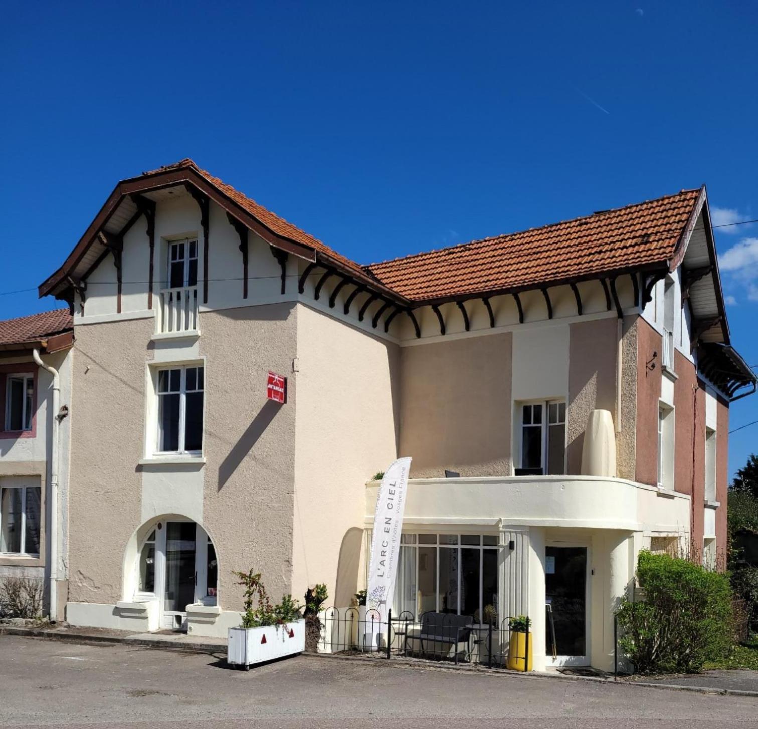 Bed and Breakfast L'Arc En Ciel Bleurville Esterno foto